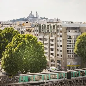 Отель Libertel Canal Saint Martin