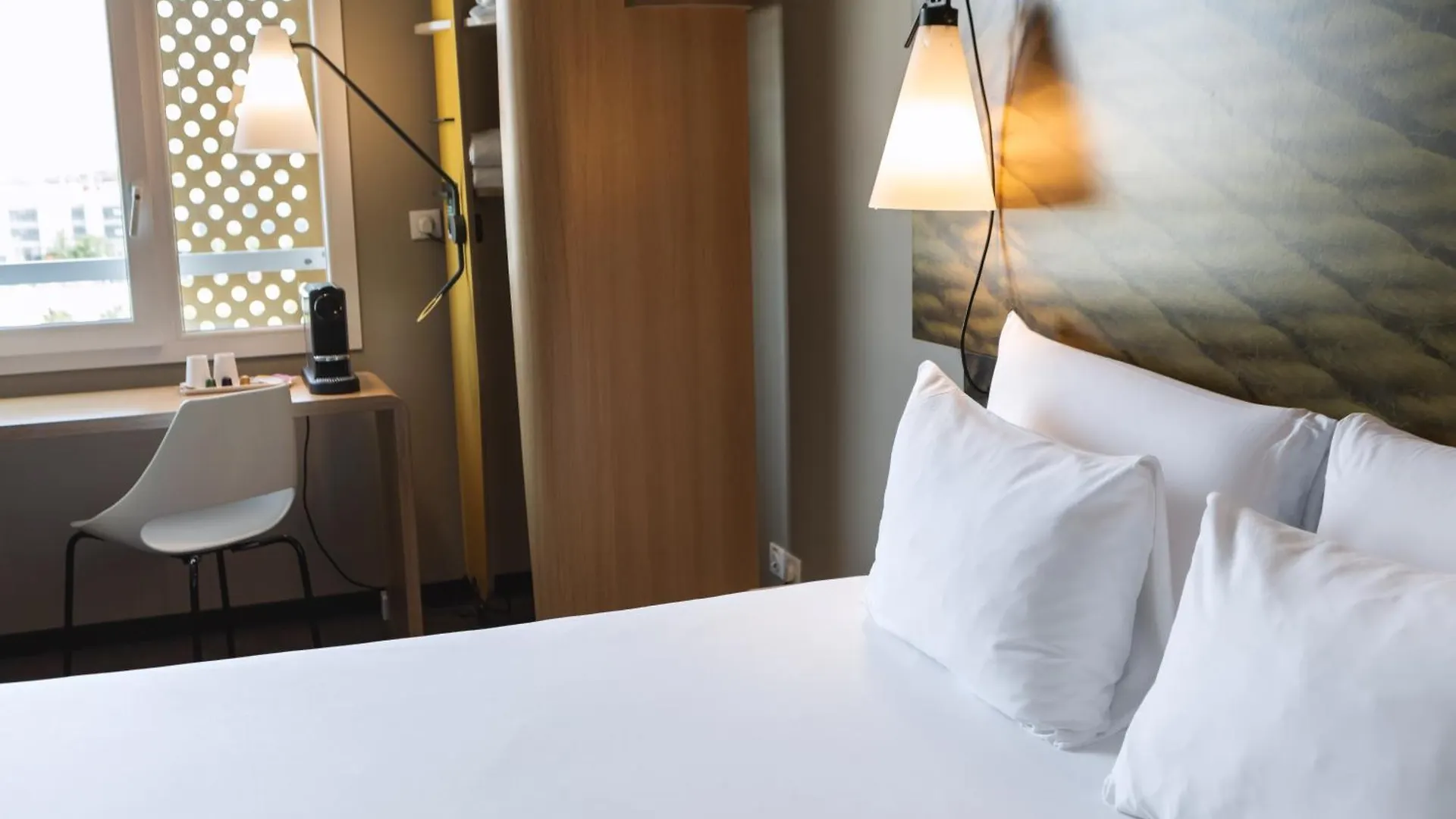 Ibis Geneve Centre Lac