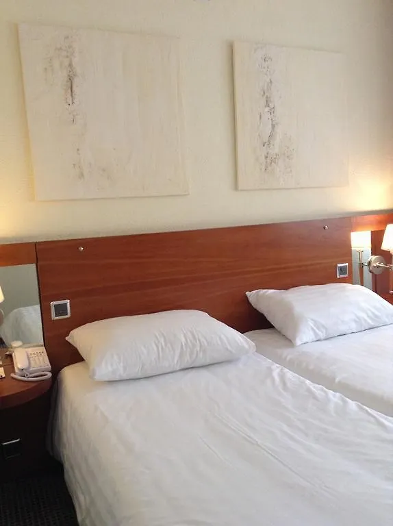 Ibis Geneve Centre Lac 3*, Geneva