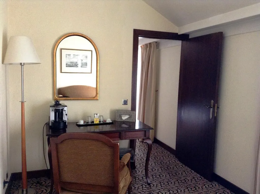 Ibis Geneve Centre Lac Hotel Geneva