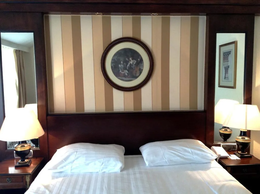 Ibis Geneve Centre Lac 3*, Geneva