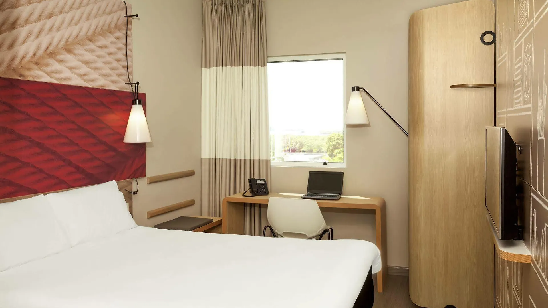 Ibis Geneve Centre Lac Hotel Geneva